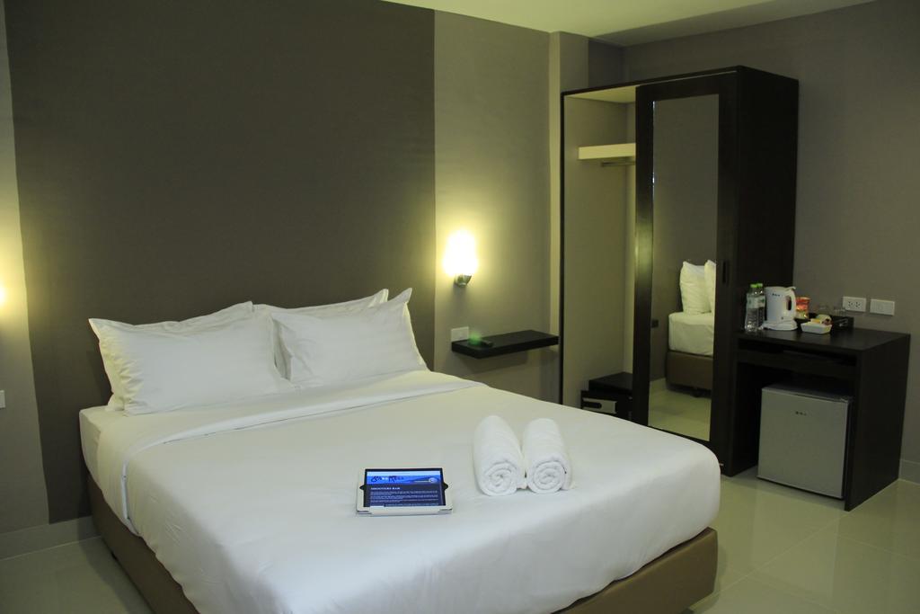 Shooters Guesthouse Pattaya Pokój zdjęcie