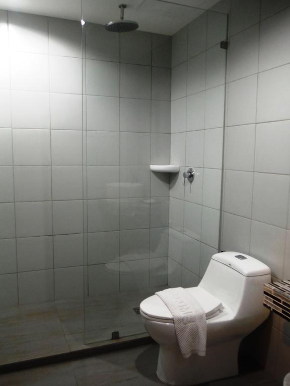 Shooters Guesthouse Pattaya Pokój zdjęcie