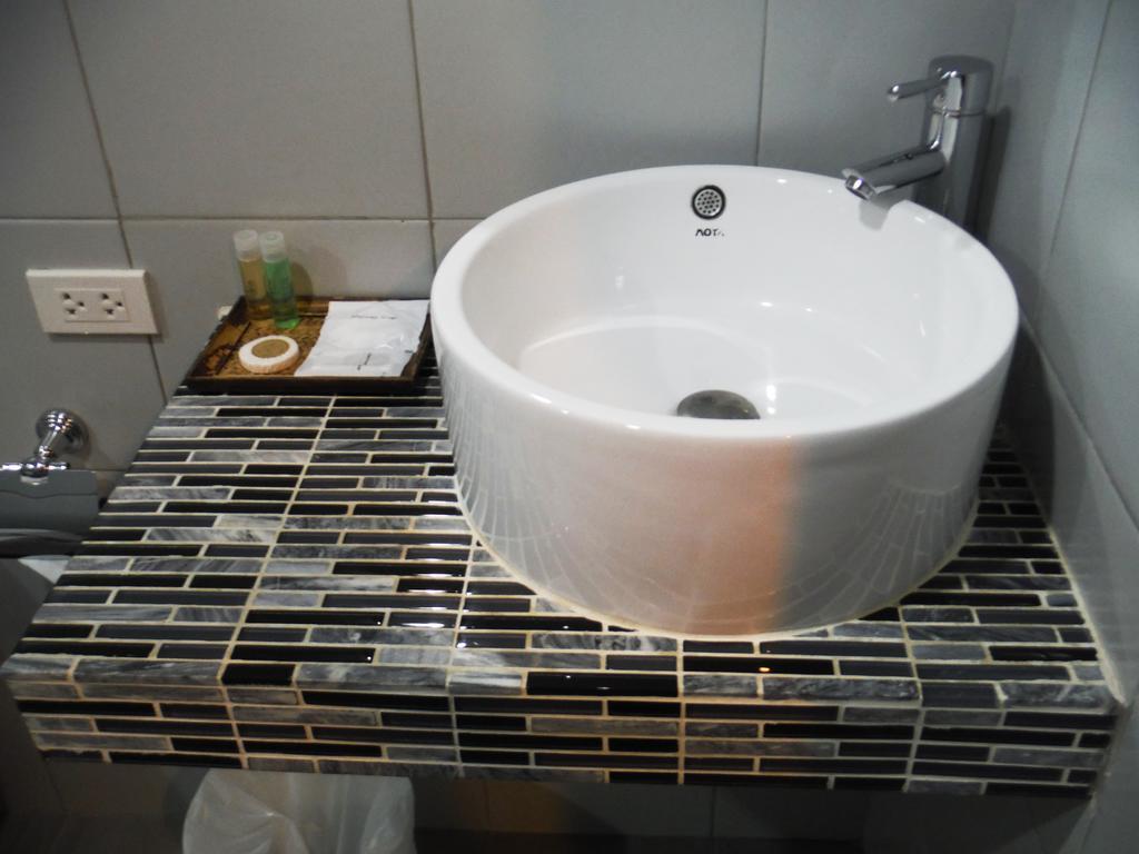 Shooters Guesthouse Pattaya Pokój zdjęcie